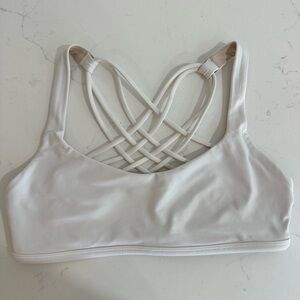 Lululemon Free to be sports bra excellent condition
